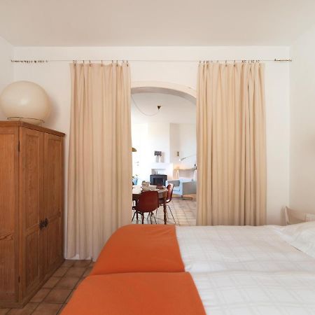 Charming Arty Studioflat, Overlooking The Domain Of A 17Th Century Chapel An Ideal Location For Business Travellers And Peace Seekers Tielrode Exterior photo