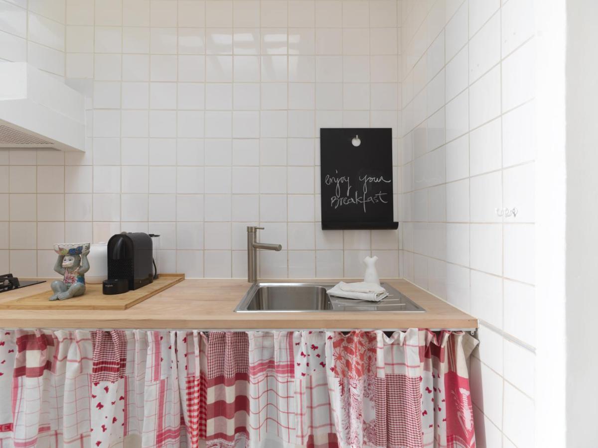 Charming Arty Studioflat, Overlooking The Domain Of A 17Th Century Chapel An Ideal Location For Business Travellers And Peace Seekers Tielrode Exterior photo