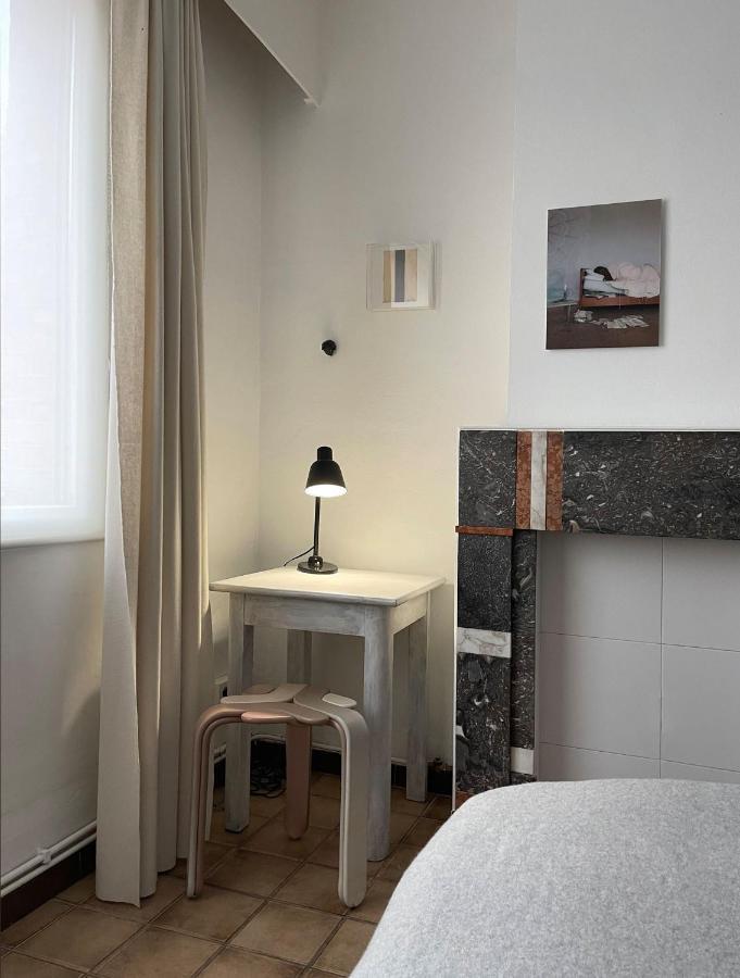 Charming Arty Studioflat, Overlooking The Domain Of A 17Th Century Chapel An Ideal Location For Business Travellers And Peace Seekers Tielrode Exterior photo